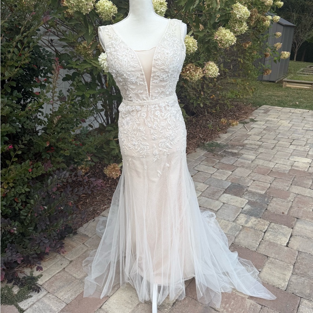 Beautiful Melissa Sweet Boho Rustic Champagne Lacey Layered Train Wedding Dress